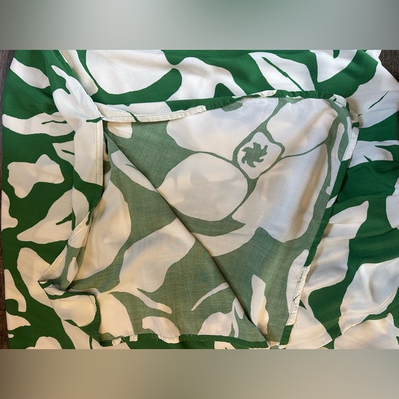 H&M Balloon-sleeved Green and White Floral Maxi Dress Size Medium - Picture 5 of 7